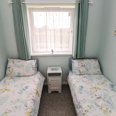 Number 6 Oxwich Leisure Park Villa Swansea Buitenkant foto